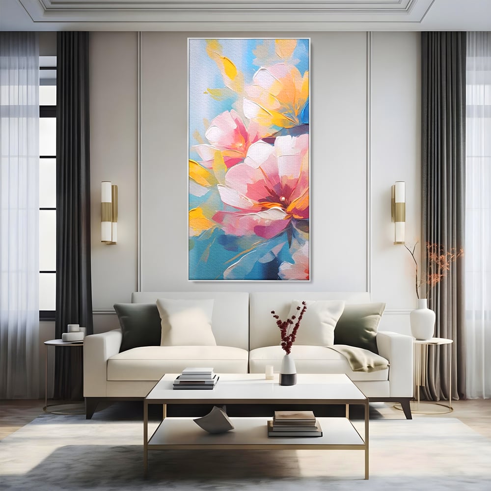 Tablou canvas cu tablou canvas cu flori roz, in rama de aluminiu argintiu, pe perete intr-un living